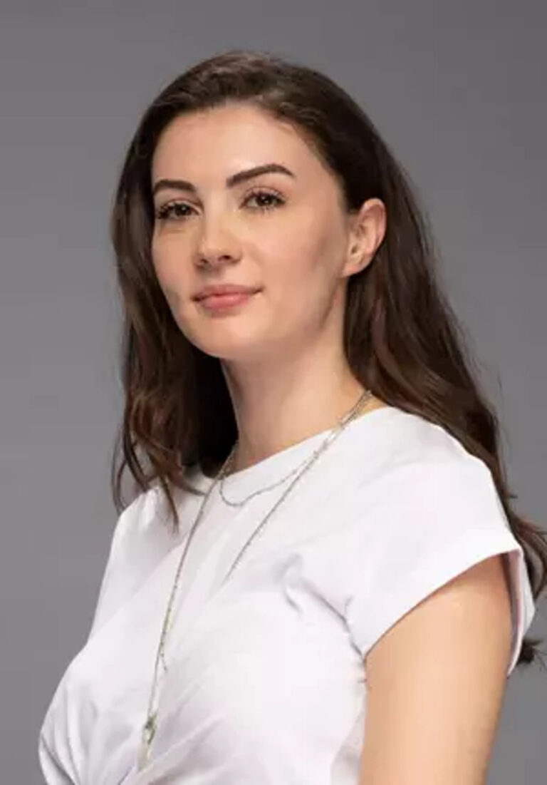 Burcu Özberk kimdir? Burcu Özberk serveti, yaşı, Boyu, Kilosu, dizileri, filmer, Aile, sevgilisi, Eğitim